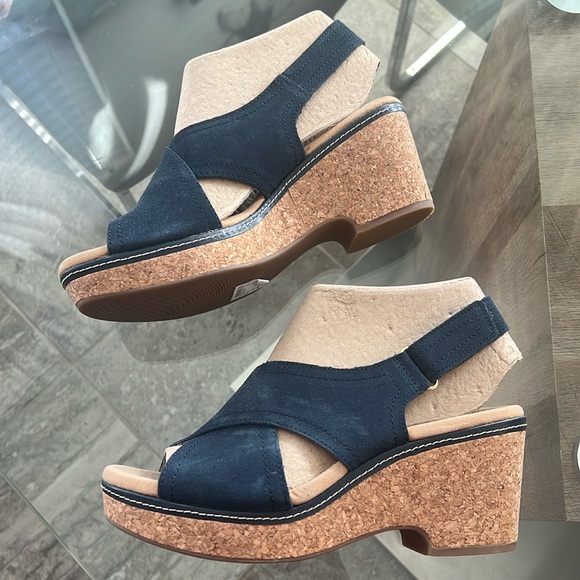 Clarks Giselle Cove Slingback Platform Wedge Sandals, Navy Size 11 New w/Tag - Picture 3 of 10